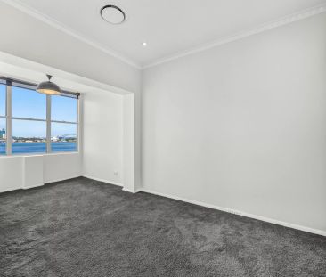 LUXURY HARBOUR-SIDE PENTHOUSE IN PRESTIGIOUS POINT PIPER - Photo 6