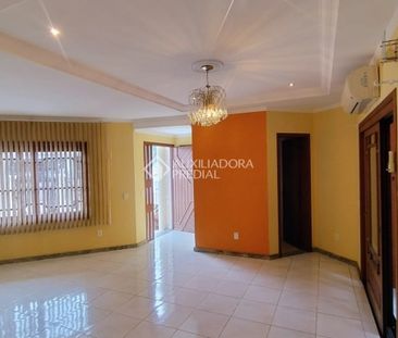 Sobrado com 5 quartos e 289m² para alugar em Moinhos de Vento, Canoas. - Foto 1