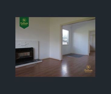 25 Ainsleigh Court, Cranbourne, Vic 3977 - Photo 2