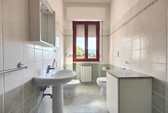 Appartamento con 2 camere, arredato.