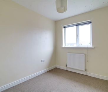 Pine Park, Barton-upon-Humber, Lincolnshire, DN18 5RU - Photo 2