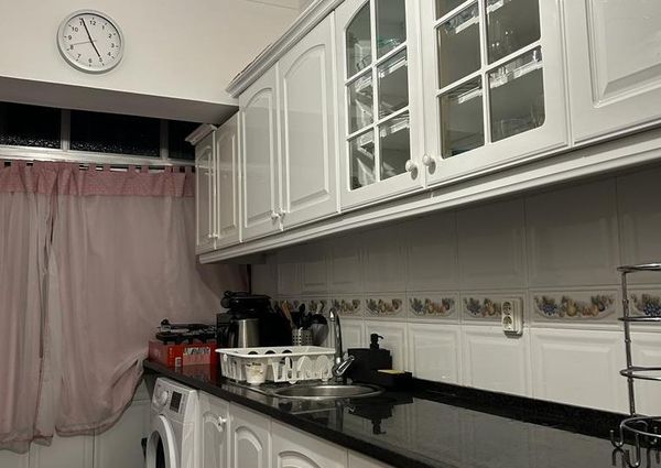 Arrendo quarto em Alges Estacao