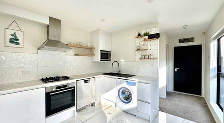 Three bedroom in Takanini - Photo 4