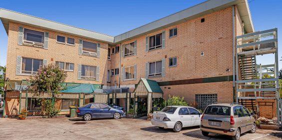 MULTIPLE BEDROOMS LOCATED CITY FRINGE!!! APPLY NOW! - Photo 3