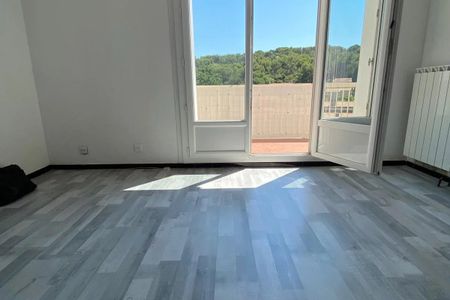 Studio terrasse lumineux en dernier étage - Photo 3