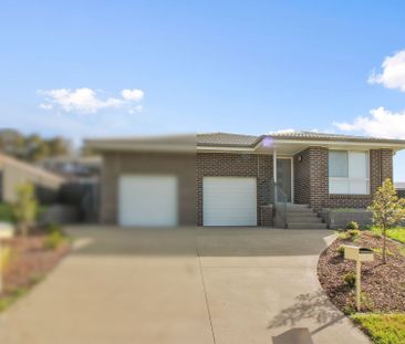 Modern Three Bedroom Duplex - Photo 5