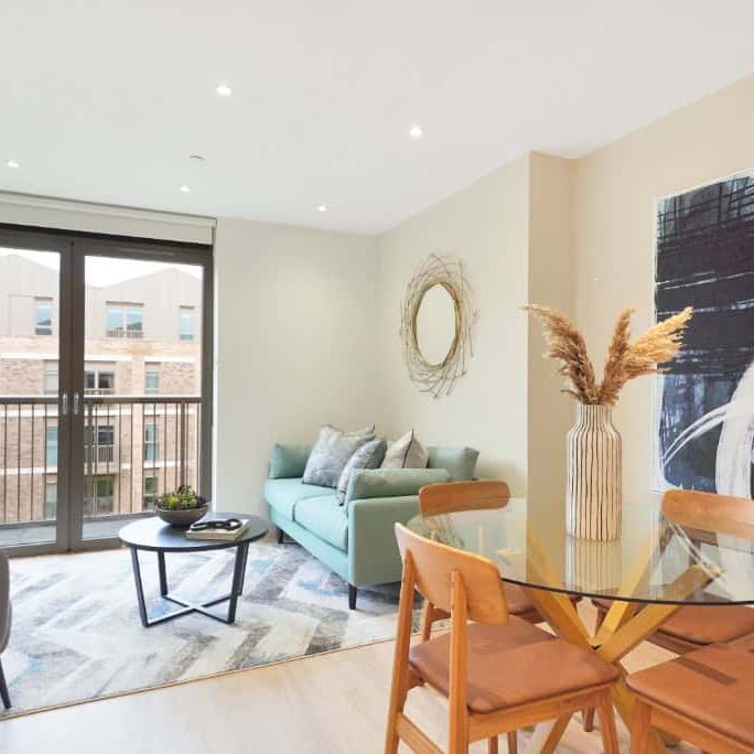 The Oakgate, KT22 7RZ, Surrey - Photo 1