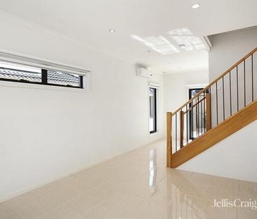 2/150 Woods Street, Newport VIC 3015 - House For Rent | Domain - Photo 5