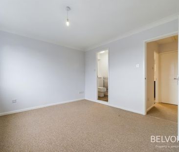 3 bedroom detached house to rent - Photo 3