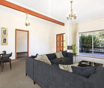 Fantastic Home Overlooking Drummoyne Oval - Photo 3