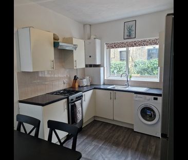 Room in a Shared House, Floyd Road, SE7 - Photo 4
