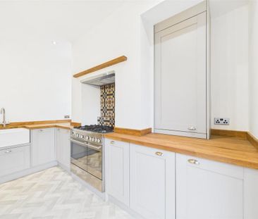 3 bedroom end of terrace house to rent - Photo 6