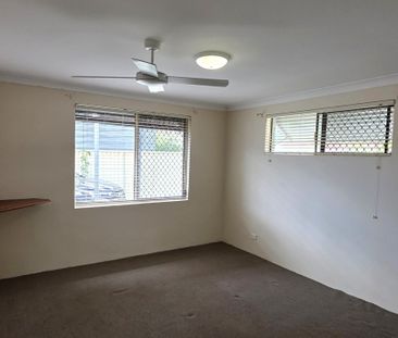 2/12 Craft Court, Miami, QLD 4220 - Photo 4