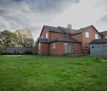 3 bedroom semi-detached house to rent - Photo 5