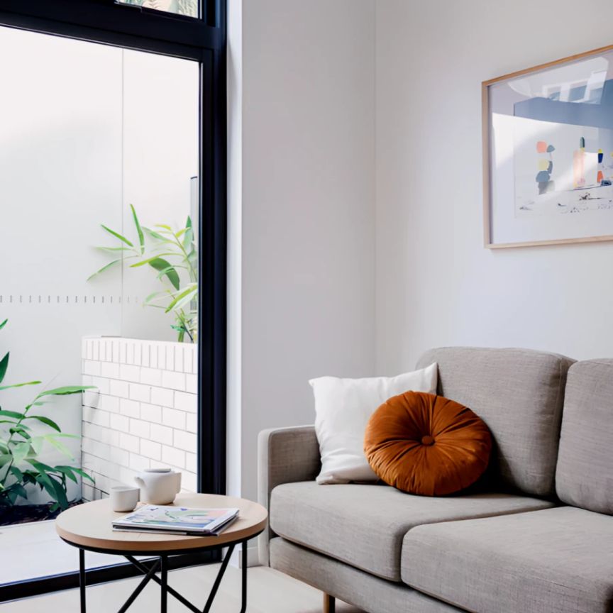 Studio Courtyard - Photo 1