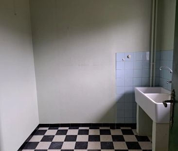 Villa met 4 slaapkamers, grote garage, veel parkeergelegenheid en e... - Photo 5