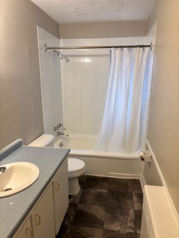 For Lease - 5473 Ontario Avenue Unit# 5, Niagara Falls, Ontario - Photo 4