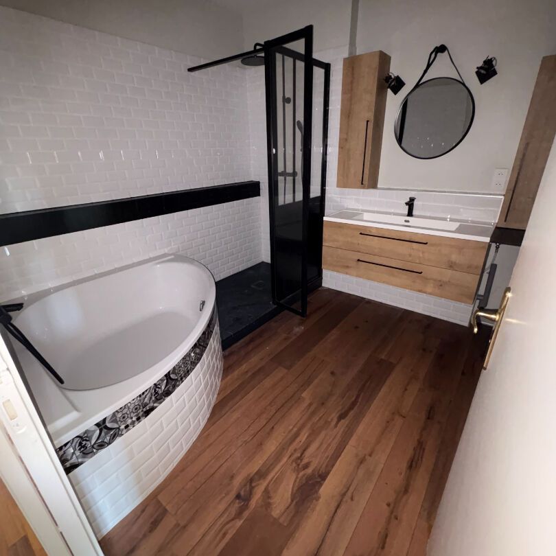 Appartement Ecole Valentin 4 pièce(s) 117.32 m2 - Photo 1
