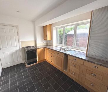 2 bedroom semi-detached house to rent - Photo 2