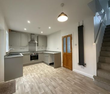 2 bedroom terraced house to rent - Photo 5