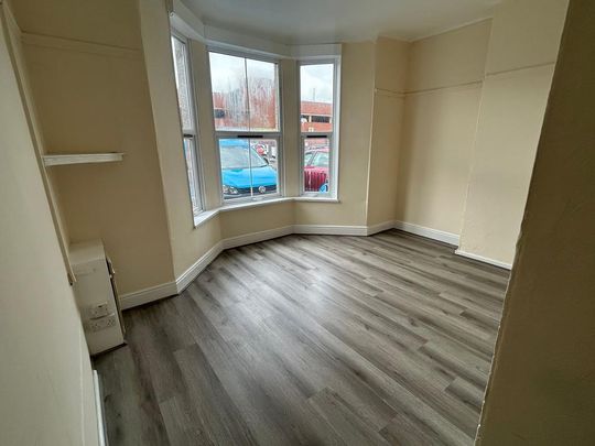 1 bedroom ground floor flat to rent - Photo 1