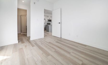 Jersey: Black Accents – 196 Colony, Winnipeg, MB - Photo 5