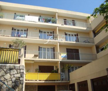 Location Appartement 2 pièces 54m² DRAGUIGNAN 83300 - Photo 5