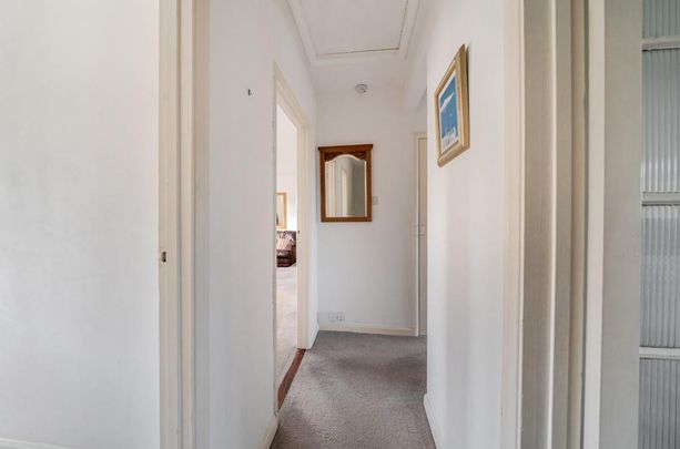 2 bedroom property to rent - Photo 1