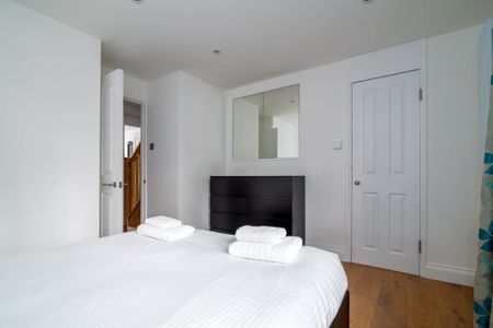 30 Maysoule Road, London SW11 2BW, UK, London - Photo 3