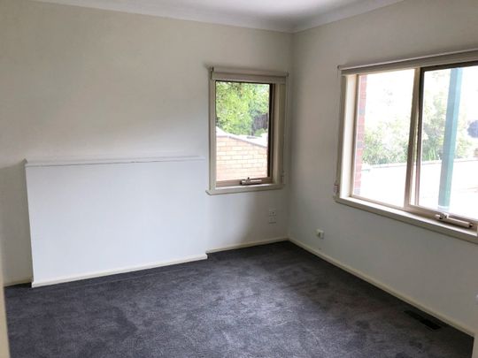 Spacious Home.. - Photo 1