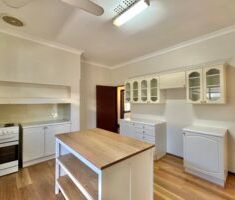 Classic Wembley charm with lifestyle at your doorstep! - Photo 1