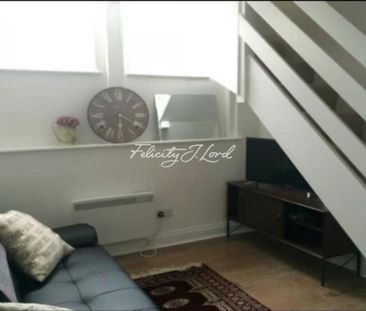 Studio to rent - Photo 2