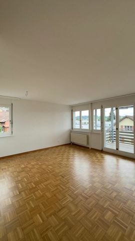 Sonnige 3.5-Zimmer-Wohnung mit moderner Ausstattung und Balkon - Photo 5