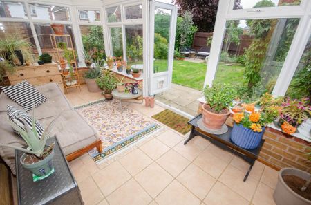 3 bedroom semi-detached house to rent - Photo 5