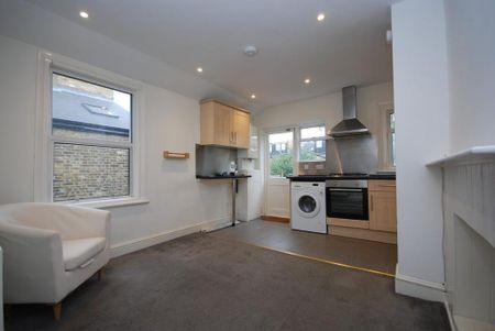 3 bedroom apartment to rent - Photo 5