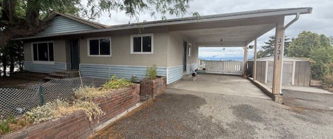 Cozy 4 bed home in West Bank - Photo 1