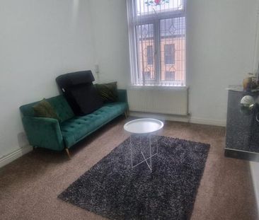 2 bedroom flat to rent - Photo 6