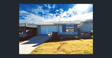 Two Ensuites, Butler’s Pantry & Contemporary Style Throughout - Photo 4