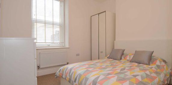 Addison Road, Flat 2, Plymouth - Photo 2