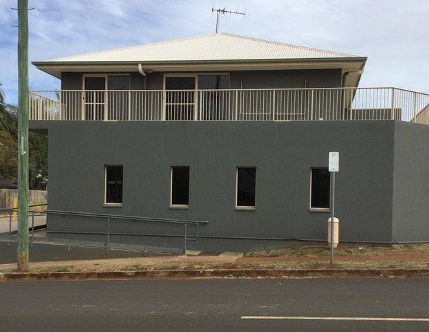 TIDY MODERN UNIT IN TOWN - Photo 1