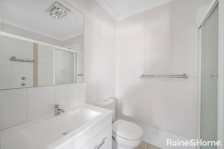 Perfectly Positioned Townhouse - Photo 3