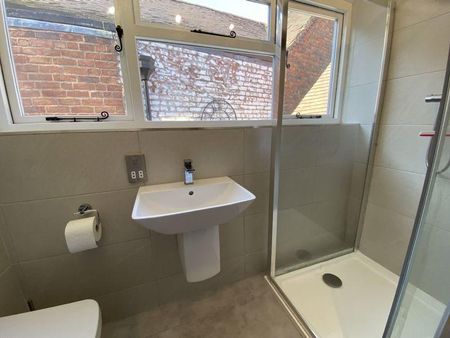2 bedroom terraced house to rent - Photo 3