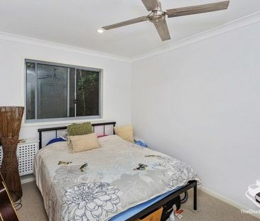 Renovated Apartment with Views - Photo 3