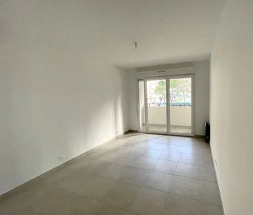 Location Appartement 3 pièces 57m² NICE 06300 - Photo 6
