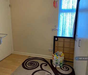 4 bedroom terraced house to rent - Photo 4