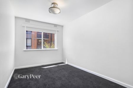 4 / 5 Ravens Grove, ST KILDA EAST - Photo 2