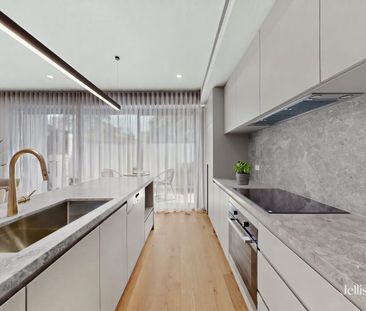 EXCEPTIONAL LUXURY LIVING – DESIGNED TO IMPRESS - Photo 6