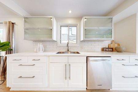 For Lease - 589 Marksbury Road, Pickering, Ontario - Photo 2