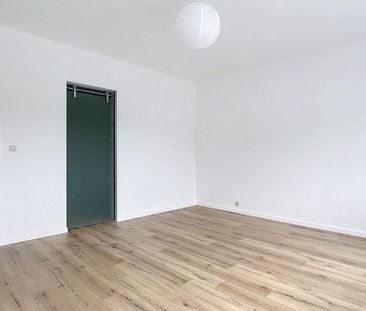 Appartement te huur in Ukkel voor € 980 met 1 slaapkamer - Photo 6
