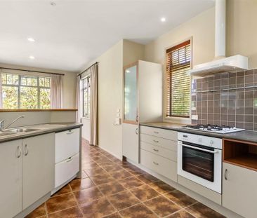 Spacious 3-Bedroom Home with Stunning Views - Available Now! - Photo 6